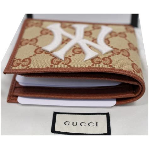 gucci yankees wallet.